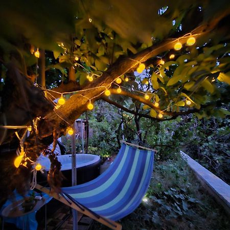 Lemon Garden Apartment-Hot Tub Jacuzzi Gjirokastër 외부 사진
