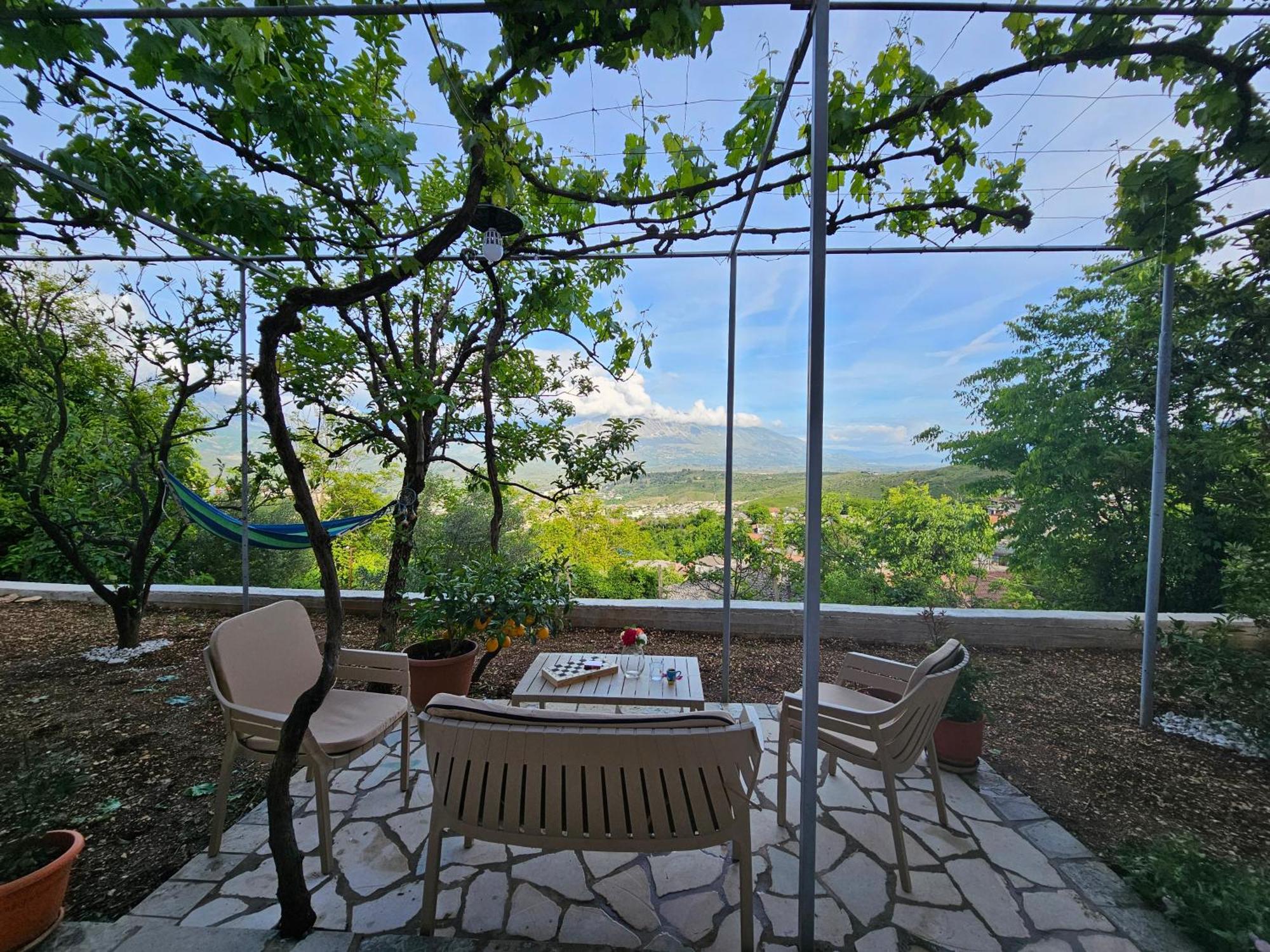 Lemon Garden Apartment-Hot Tub Jacuzzi Gjirokastër 외부 사진