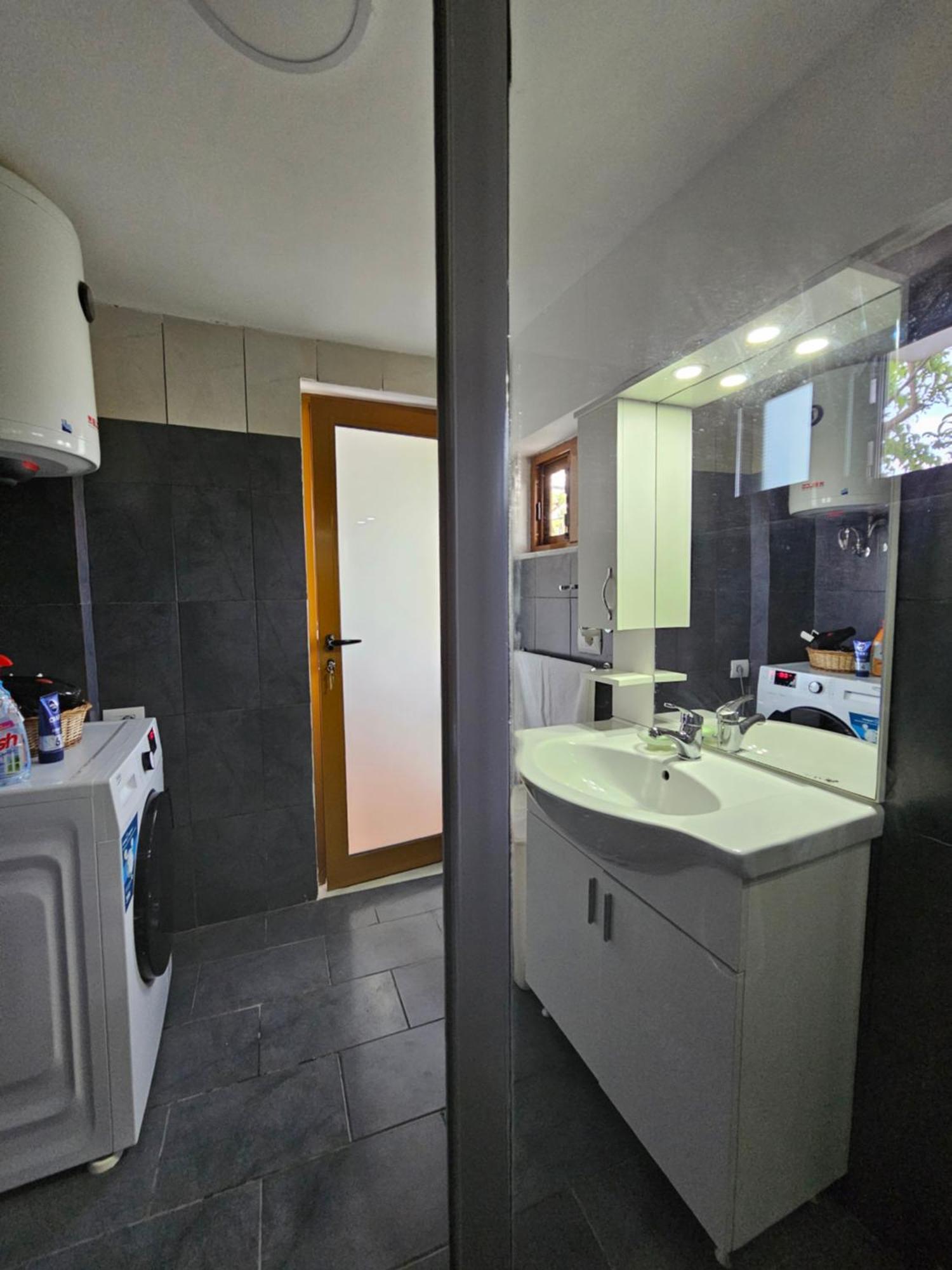 Lemon Garden Apartment-Hot Tub Jacuzzi Gjirokastër 외부 사진