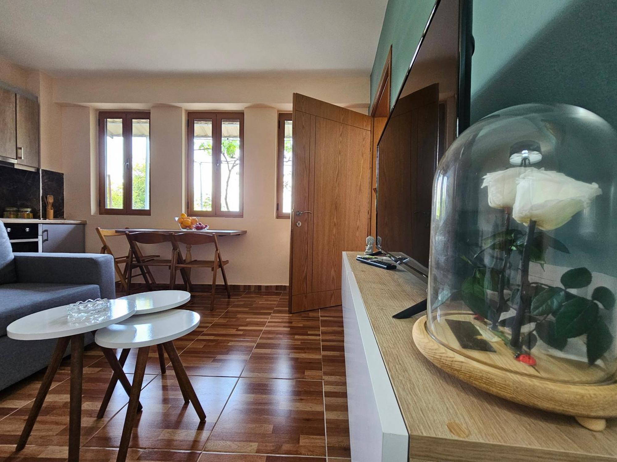 Lemon Garden Apartment-Hot Tub Jacuzzi Gjirokastër 외부 사진
