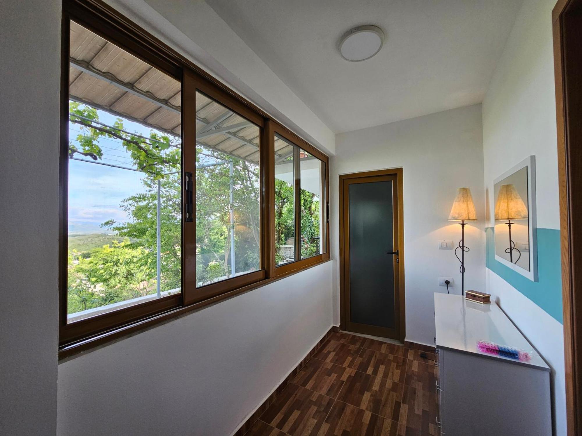 Lemon Garden Apartment-Hot Tub Jacuzzi Gjirokastër 외부 사진