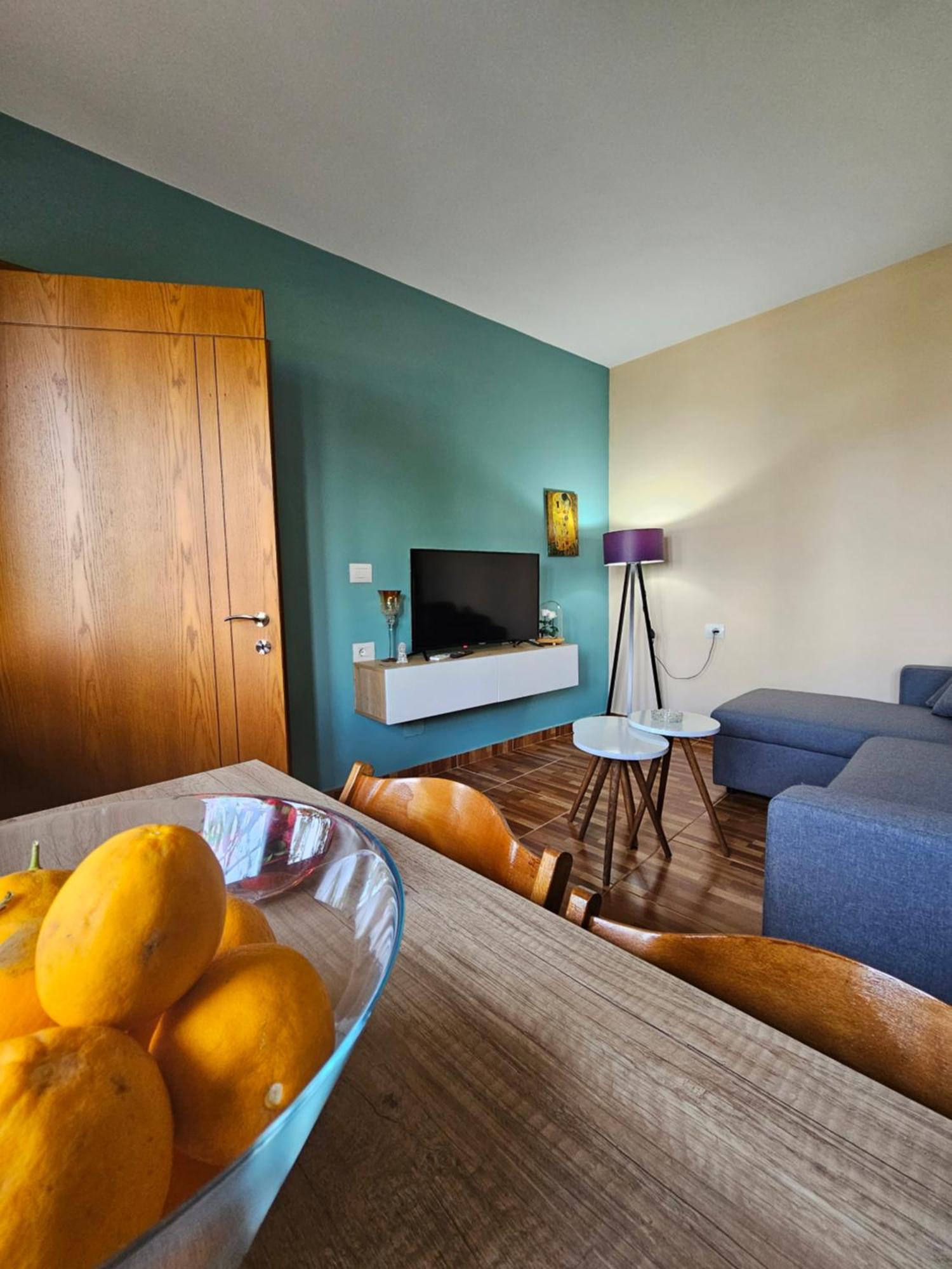 Lemon Garden Apartment-Hot Tub Jacuzzi Gjirokastër 외부 사진